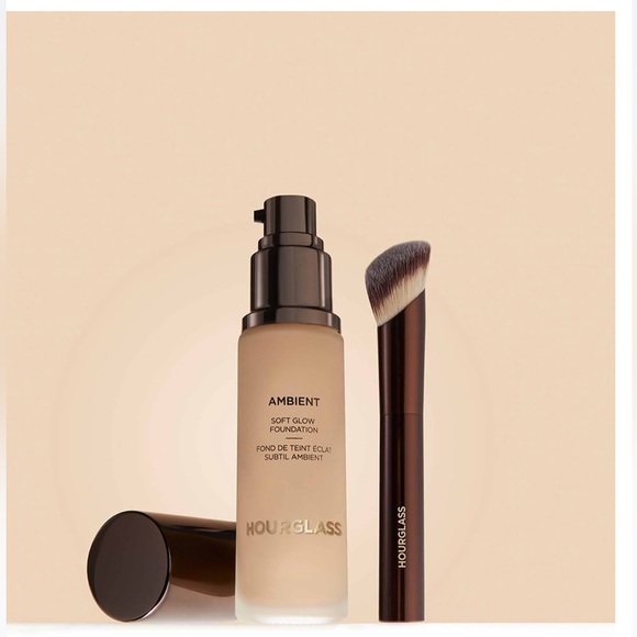 💋Hourglass Ambient Soft Glow Foundation Brush- BRAND NEW in Box -Retail $47💋 - Picture 2 of 5